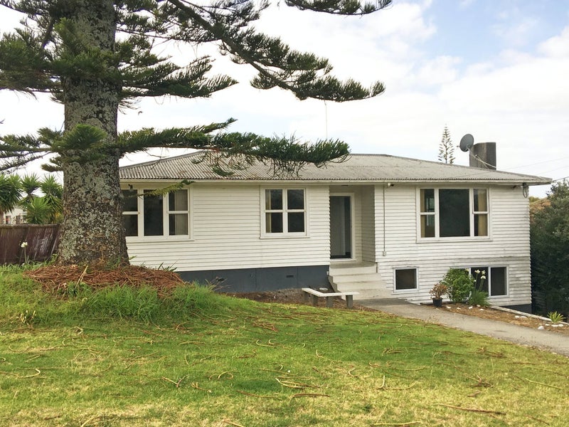4 Utting Street, Birkdale, Auckland - Carousel 1