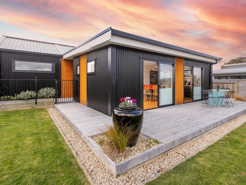 1 Tarata Grove, Lansdowne, Masterton - Carousel 1