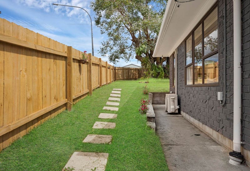 1/10 Mildmay Road, Henderson, Auckland - Carousel 15