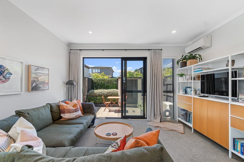 44 Fenchurch Street, Glen Innes, Auckland - Carousel 2