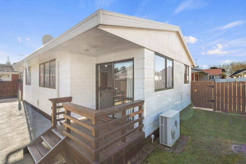 22B Charlemont Street, Whitiora, Hamilton - Carousel 2