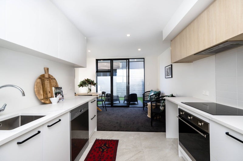 4/35 Gracefield Avenue, Christchurch Central, Christchurch - Carousel 1