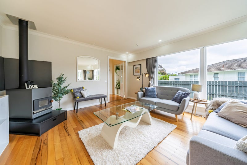 6 Bella Grove, Naenae, Lower Hutt - Carousel 1