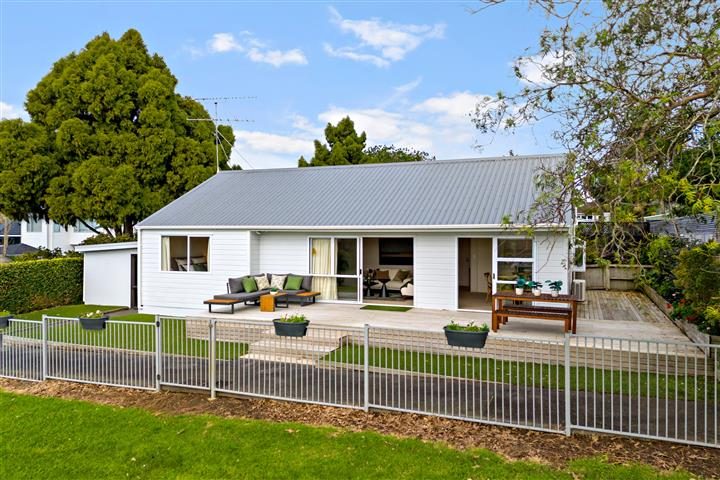 136A Riddell Road, Glendowie, Auckland - Carousel 1