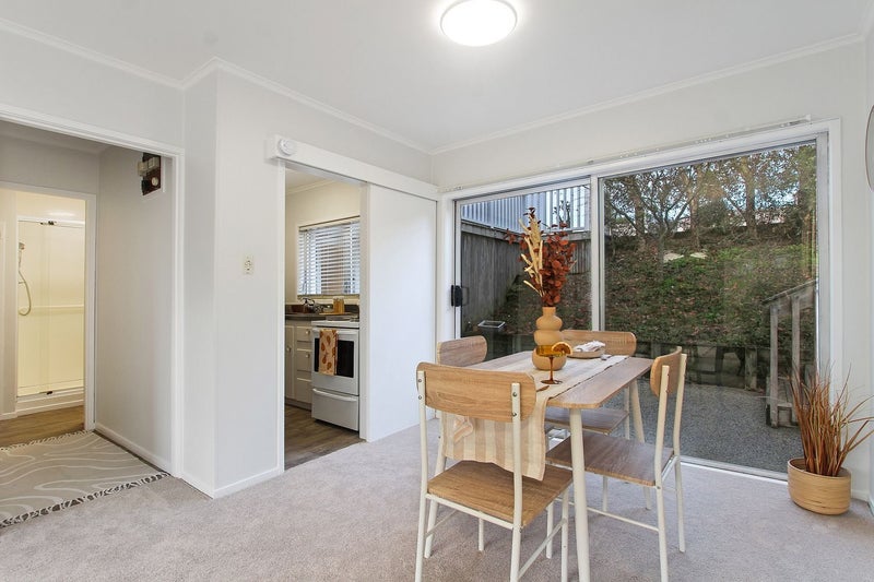 2/11 Ripon Crescent, Meadowbank, Auckland - Carousel 2