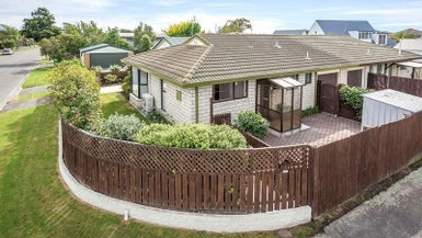 1/1 Tahi Place, Belfast, Christchurch - Carousel 1