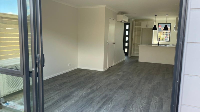 468B Roscommon Road, Clendon Park, Auckland - Carousel 2