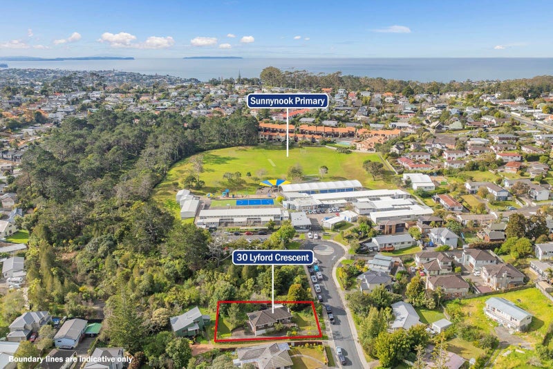 30 Lyford Crescent, Sunnynook, Auckland - Carousel 2