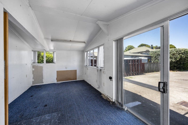 102 Frederick Street East, Mayfair, Hastings - Carousel 19