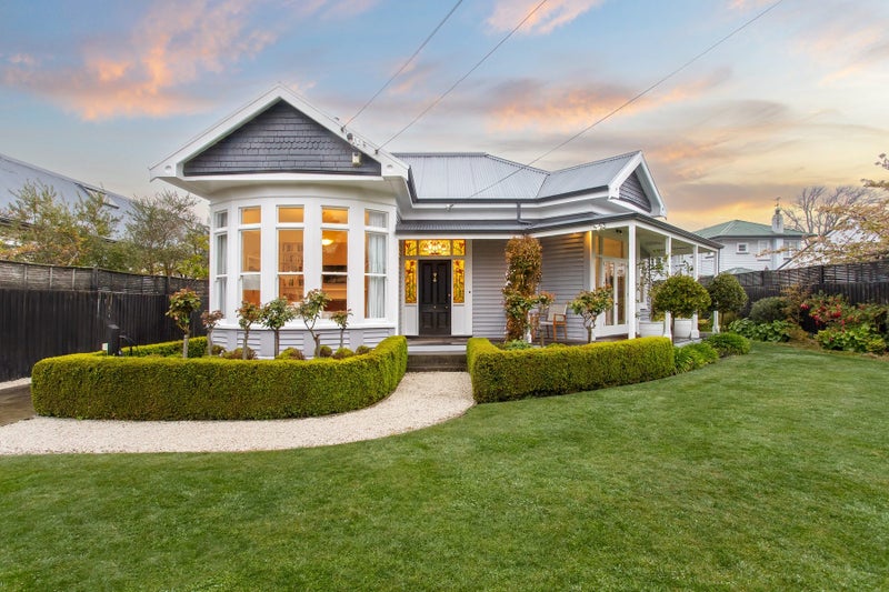 6 Hawkesbury Avenue, St Albans, Christchurch - Carousel 1