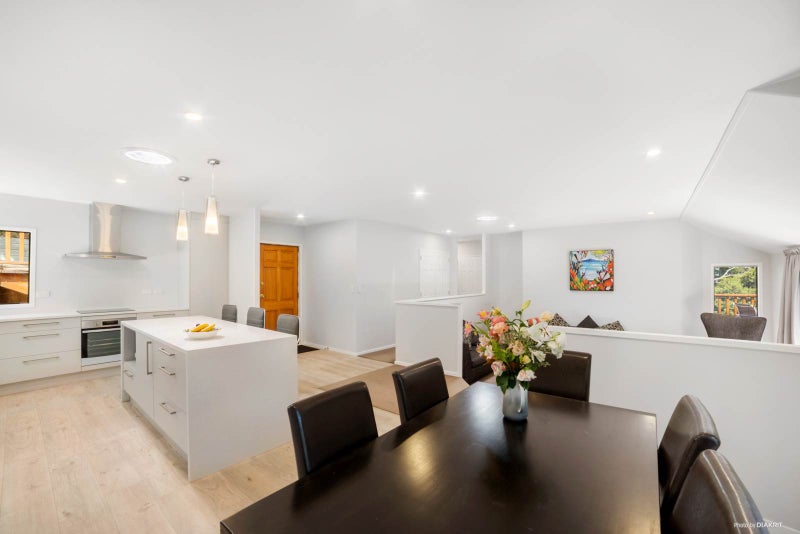 1/17 Jacaranda Avenue, Beach Haven, Auckland - Carousel 2