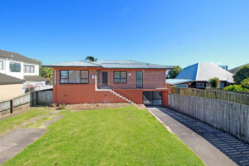 20 Richard Avenue, Bucklands Beach, Auckland - Carousel 1
