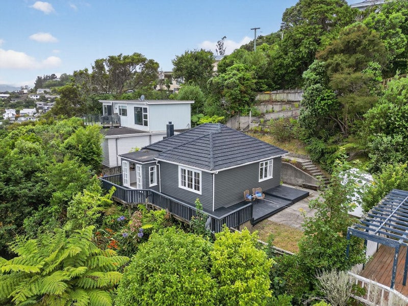 33 Woodvale Grove, Fairfield, Lower Hutt - Carousel 1