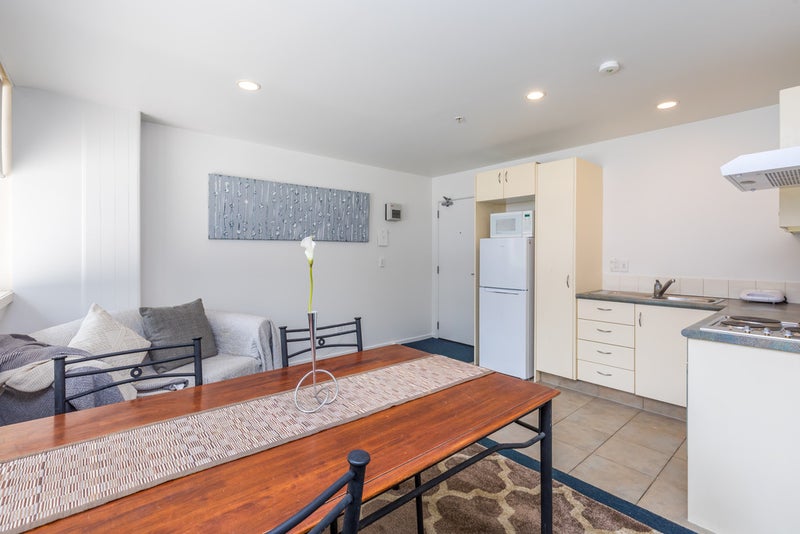 5H/2 Whitaker Place, Grafton, Auckland - Carousel 2