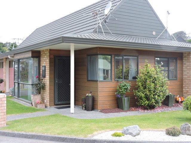 28/42 Main Road, Tawa, Wellington - Carousel 1