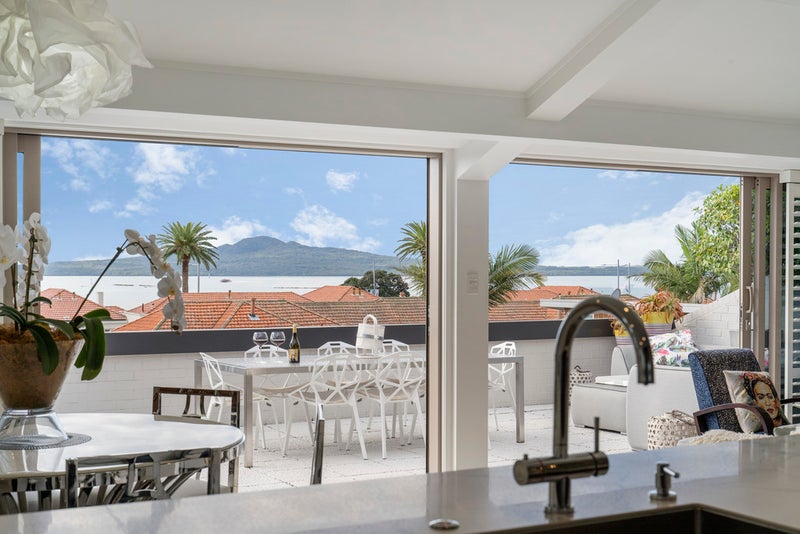 3/35 Marau Crescent, Mission Bay, Auckland - Carousel 2