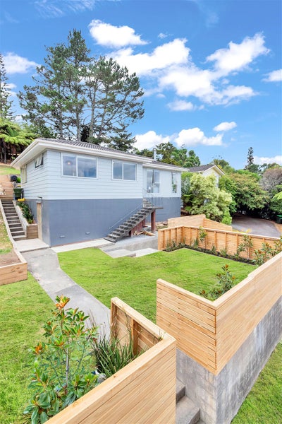 35 Finn Place, Totara Vale, Auckland - Carousel 1