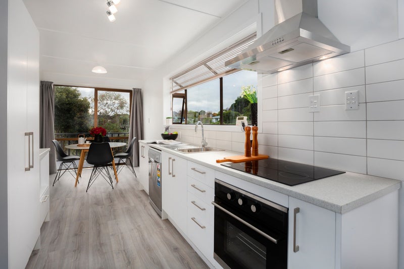 37 Mexted Crescent, Ranui, Porirua - Carousel 2