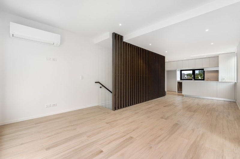 2/7 Arcadia Road, Epsom, Auckland - Carousel 1