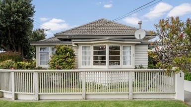 1 Izard Road, Khandallah, Wellington - Carousel 1