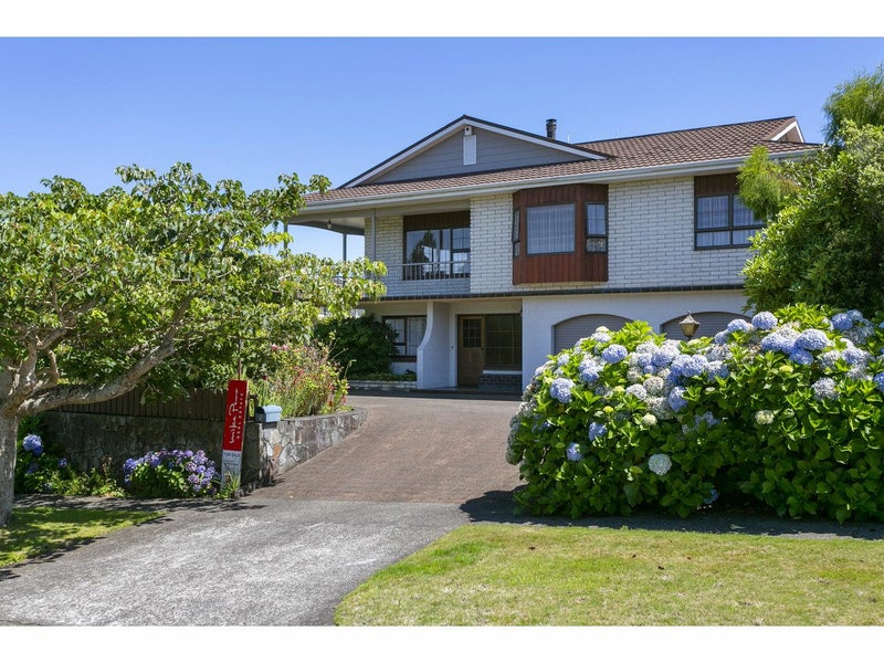 62 Harvey Street, Waipahihi, Taupo - Carousel 1