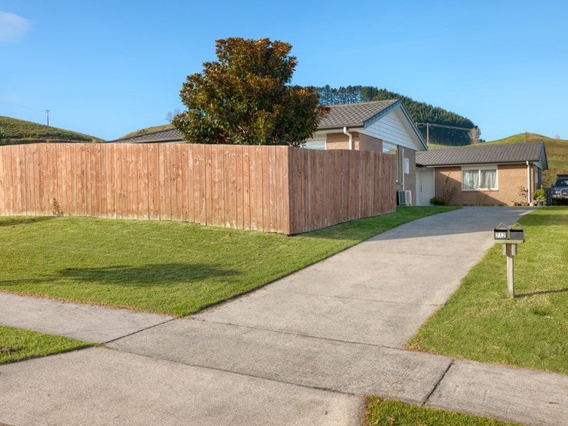 212 Ballintoy Park Drive, Welcome Bay, Tauranga - Carousel 24