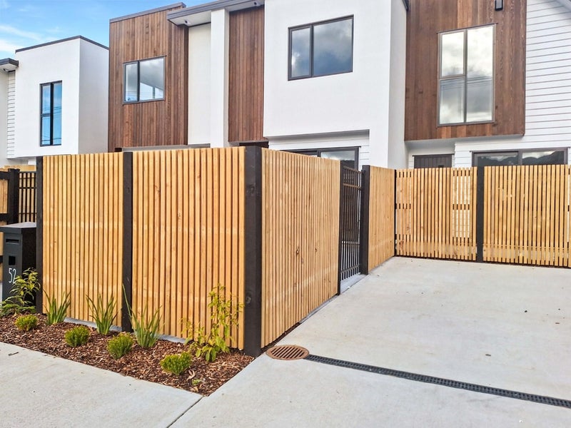 52 Milne Crescent, Taita, Lower Hutt - Carousel 1