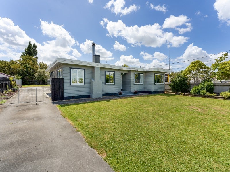 18 Campbell Road, Bunnythorpe, Palmerston North - Carousel 1