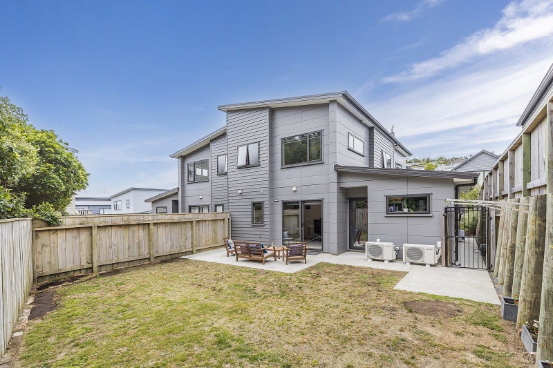 19 Brindle Way, Newlands, Wellington - Carousel 2