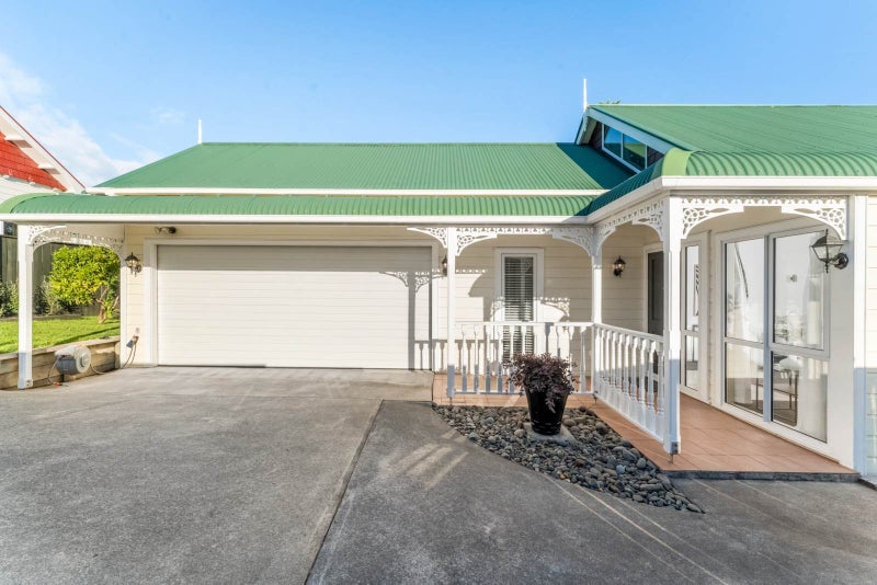 33B View Road, Henderson, Auckland - Carousel 2