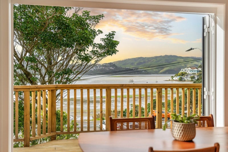 84 Paremata Road, Paremata, Porirua - Carousel 1