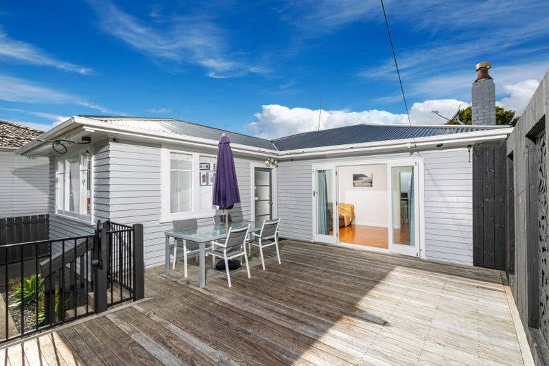 15 Preston Avenue, Henderson, Auckland - Carousel 2