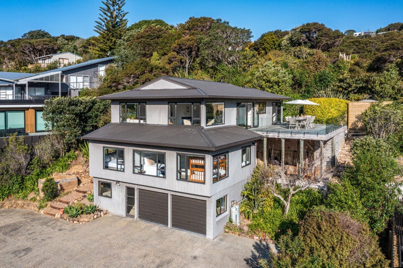 76 Great Barrier Road, Oneroa, Waiheke Island - Carousel 1