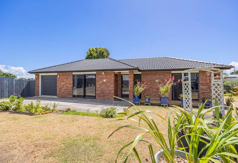 52 Hobart Crescent, Wattle Downs, Auckland - Carousel 2