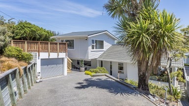 46 Madras Street, Khandallah, Wellington - Carousel 1