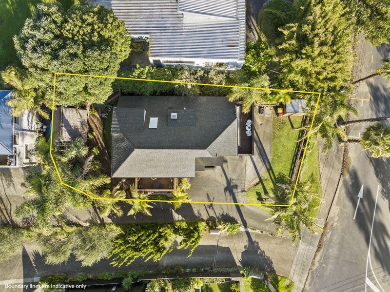 2/4 The Esplanade, Castor Bay, Auckland - Carousel 15