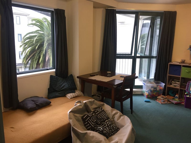 C4/13 palm GR, BERHAMPORE, WELLINGTON - Carousel 2