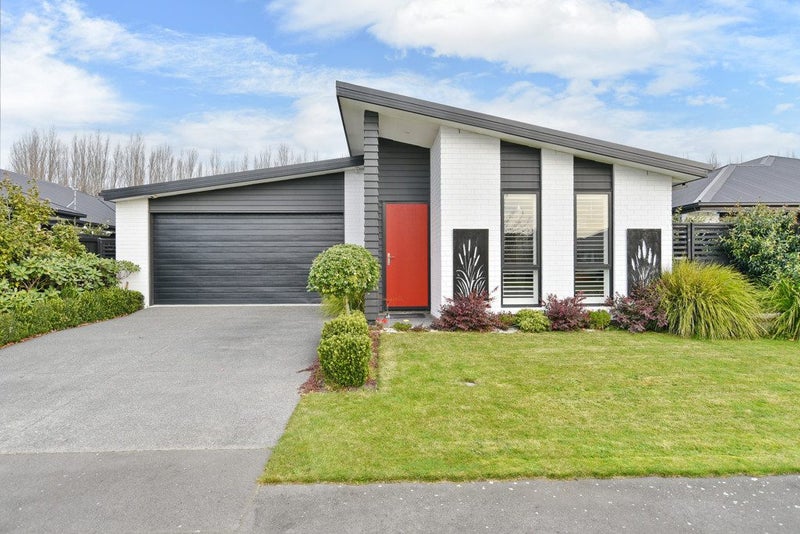 8 McLendon Green, Belfast, Christchurch - Carousel 1