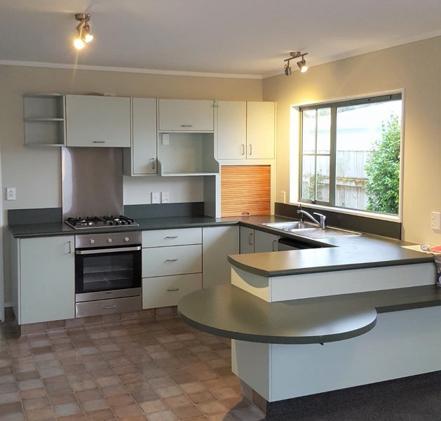 2/76 Trafalgar Street, Waterloo, Lower Hutt - Carousel 2