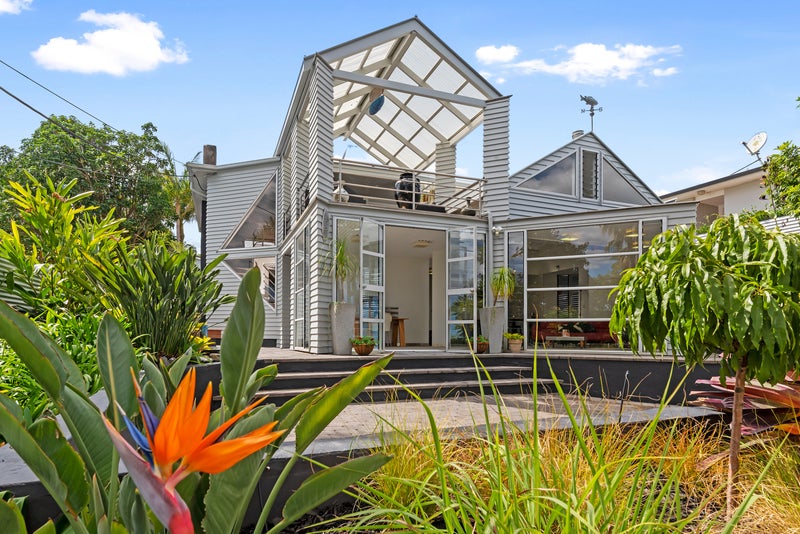 31 Tizard Road, Birkenhead, Auckland - Carousel 1