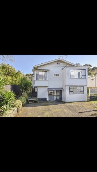 33 Mount Royal Avenue, Mount Albert, Auckland - Carousel 1