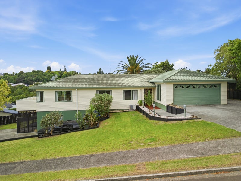 5 Tawhiri View, Pyes Pa, Tauranga - Carousel 1