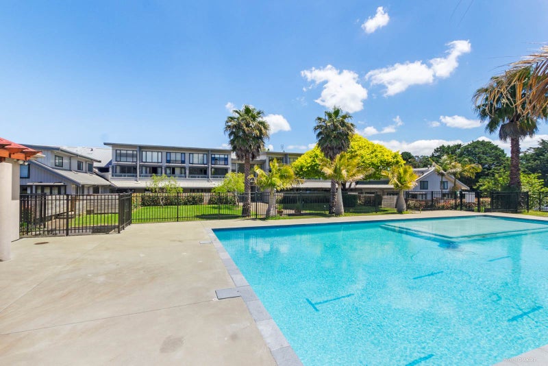 3B/30 Westward Ho, Glen Eden, Waitakere - Carousel 1