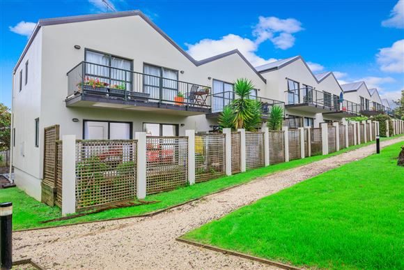 9/437B Albany Highway, Albany, Auckland - Carousel 2