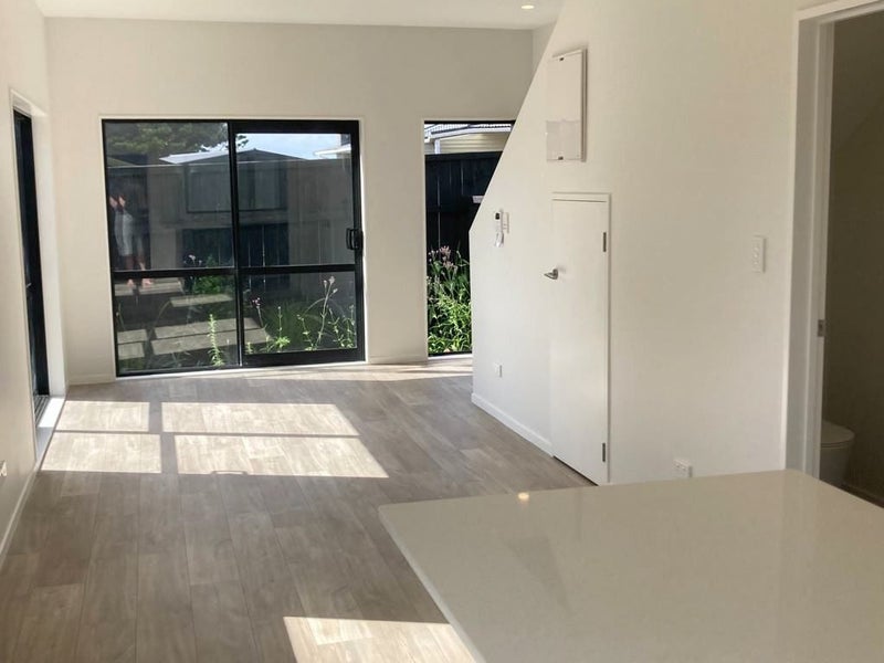 6/24 Andrew Road, Howick, Auckland - Carousel 2