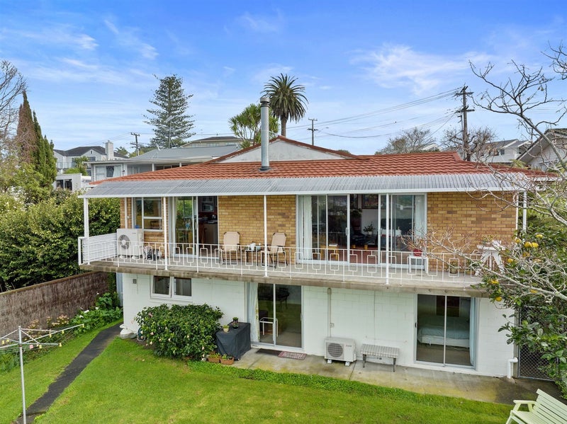 12 Nigel Road, Browns Bay, Auckland - Carousel 2