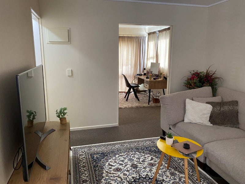 58 Collins Avenue, Tawa, Wellington - Carousel 1