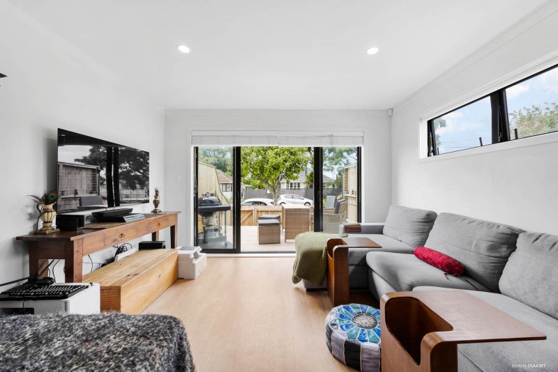 29A Kawiti Avenue, Point England, Auckland - Carousel 2