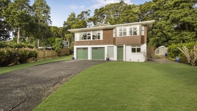 43 Kelvyn Grove, Hillpark, Auckland - Carousel 1