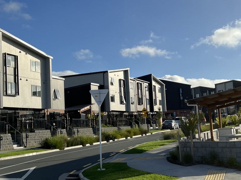 29 Selo Street, Glen Eden, Auckland - Carousel 13